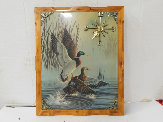 WOODEN FRAMED PICTURE CLOCK