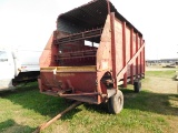 GEHL BU 710 3 BEATER SILAGE WAGON ON GEHL 706 GEAR