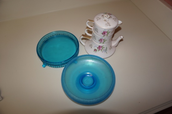 (2) BLUE GLASS DISHES & LEFTON SINGLE SERVE TEA SET