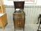 ANTIQUE VICTROLA VV-90 / 11611