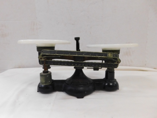 VINTAGE OHAUS BALANCE SCALE