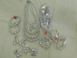 (14) PCS. WHITE BEAD FASHON JEWELRY