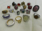 (19) MISC. STAINLESS & UNMARKED LADIES RINGS