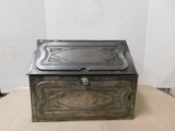 ANTIQUE TIN BREAD BOX