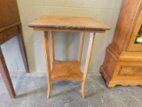 ANTIQUE OAK PARLOR TABLE