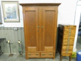 ANTIQUE OAK 2 DRAWER WARDROBE