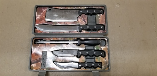 MEYERCO BOXED HUNTING KNIFE SET BY BLACKIE COLLINS