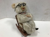 VINTAGE MODERN TOYS BATTERY OPERATED KNITTING BEAR