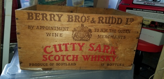 BERRY BRO'S & RUDD LTD - WOODEN CUTTY SARK SCOTCH WHISKY CRATE