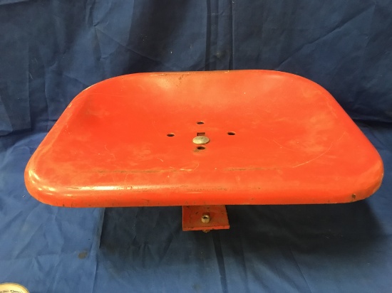 UNMARKED STEEL IMPLEMENT / TRACTOR SEAT