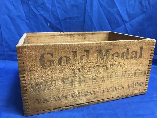 WOODEN GOLD MEDAL WALTER BAKER & CO. DOVETAILED CRATE
