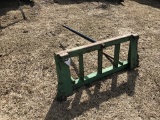 JOHN DEERE BALE SPEAR W/ 500 SERIES MOUNT