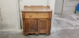 ANTIQUE OAK? DRY SINK / WASH STAND