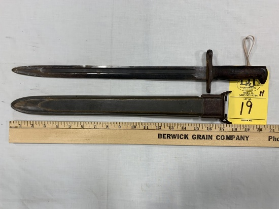 US M 1905 BAYONET WITH WWII SCABBARD