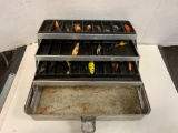 UMCO VINTAGE TACKLE BOX W/ SEVERAL VINTAGE LUERS