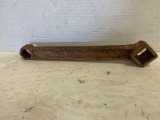 OLD ALLIS CHALMERS AXLE / WHEEL WRENCH