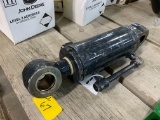 NEW JOHN DEERE SHORT STROKE HYDRAULIC CYLINDER