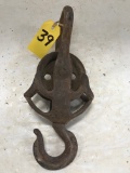 UNMARKED CAST IRON BARN PULLEY