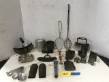 BULK LOT OF VARIOUS KITCHEN UTENSILS, JELL-O MOLDS & COOKIE CUTTERS