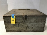 PRIMITIVE WOOD SHIPPING CRATE