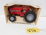 ERTL INTERNATIONAL ROW CROP DIE CAST TRACTOR