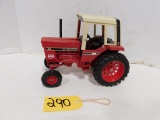 ERTL INTERNATIONAL 986 DIE CAST TRACTOR