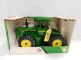 ERTL JOHN DEERE 4 WHEEL DRIVE DIE CAST TRACTOR