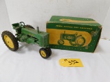 VINTAGE JOHN DEERE DIE CAST TRACTOR IN ORIGINAL BOX