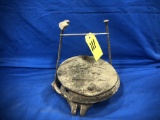 CAST IRON JOHN DEERE PANTER LID W/ BOX ASSEMBLY