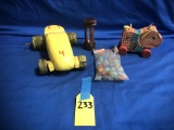 ASSORTED VINTAGE CHILDREN'S TOYS