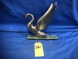 CHROME SWAN HOOD ORNAMENT