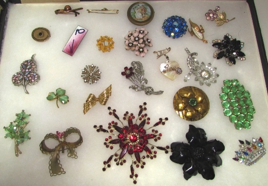 MIDCENTURY PIN COLLECTION 25 BROOCHES DOLIET