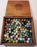 100+ MARBLES IN WOOD CIGAR BOX DUNHILL SUPREMA