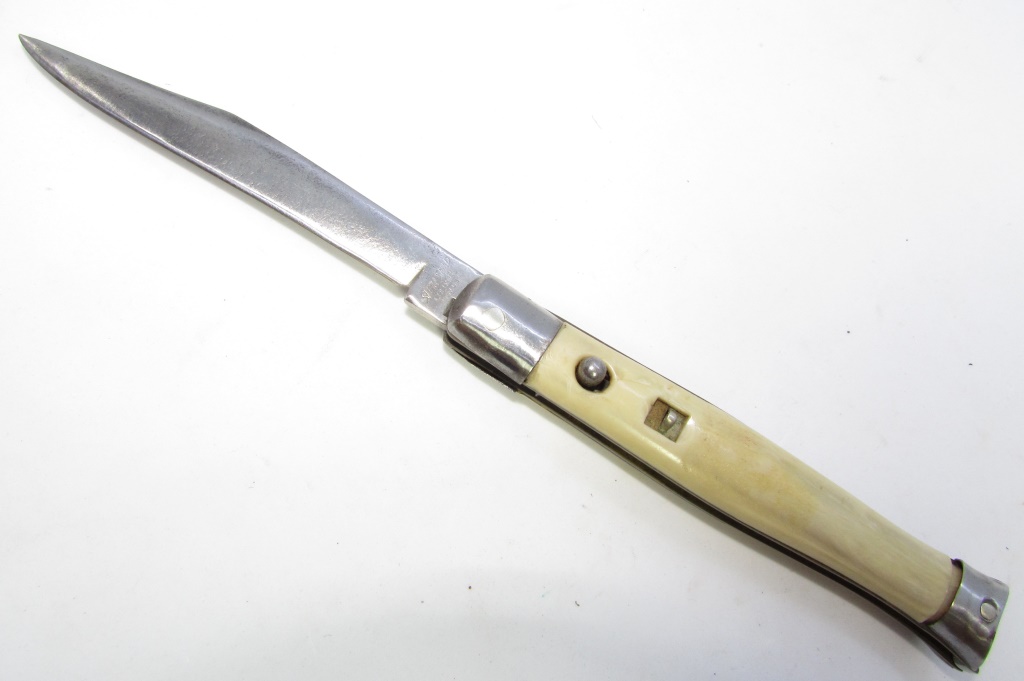 Sold at Auction: Vintage Hammer Brand Switchblade Automatic Knife