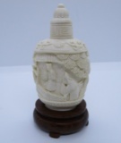 CARVED FIGURAL FLORAL CHINESE SNUFF BOTTLE