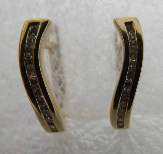 .25CT DIAMOND HUGGIE 14K GOLD HOOP EARRINGS