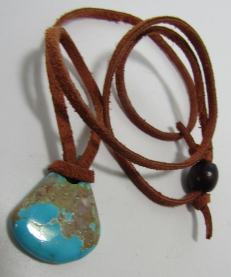 32CT TURQUOISE PENDANT 24" LEATHER NECKLACE