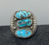 17 GRAM SIGNED F NAVAJO STERLING TURQUOISE RING