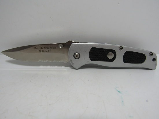 SMITH & WESSON FOLDING POCKET KNIFE