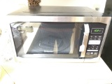 Crierion Microwave Oven, 1.6 C.F