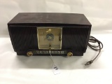 Vintage General Electric Table Top Radio