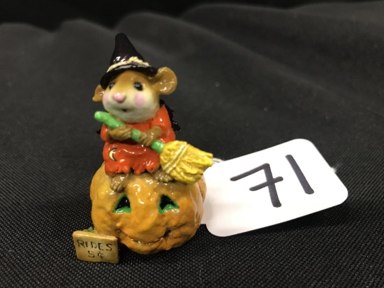 Wee Forest Fold Figurines NO Box "Broom Service"