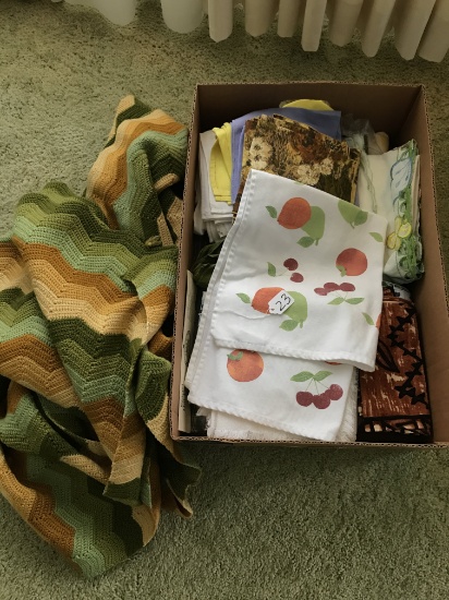 Lot of Linen Type Items
