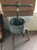 Primitive Apple Press On Legs Is 36