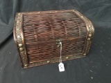 Lidded Decorator Box Is 15