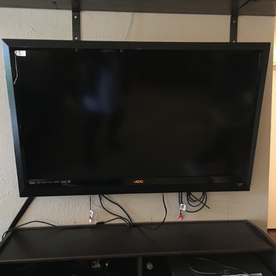 Vizio 47" Flat Screen TV W/Remote