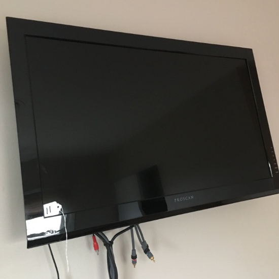 Proscan 31" Flat Screen TV W/Remote