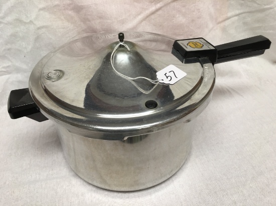 Mirro Pressure Cooker W/Rubber Seal & Rattler