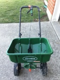 Scott's Yard Spreader W/Fold-Up Handle