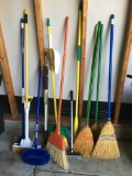 Cleaning Lot: Brooms, Mops, & More!!